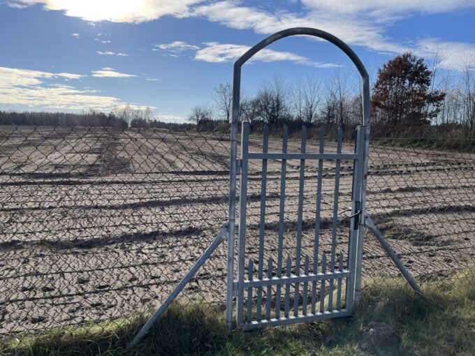 Działka budowlana (WZ, gotowy grunt, m. Jastrząb)