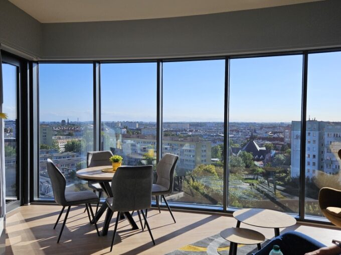 Apartament 3 pokoje z loggią w Hanza Tower