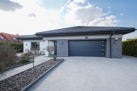 Sprzedam komfortowy dom wolnostojący w Lesznowoli