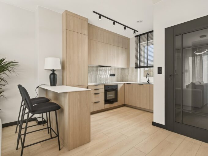 Gotowy do zamieszkania segment narożny z ogrodem!