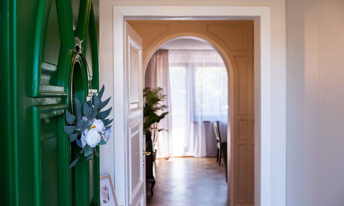 235256_3