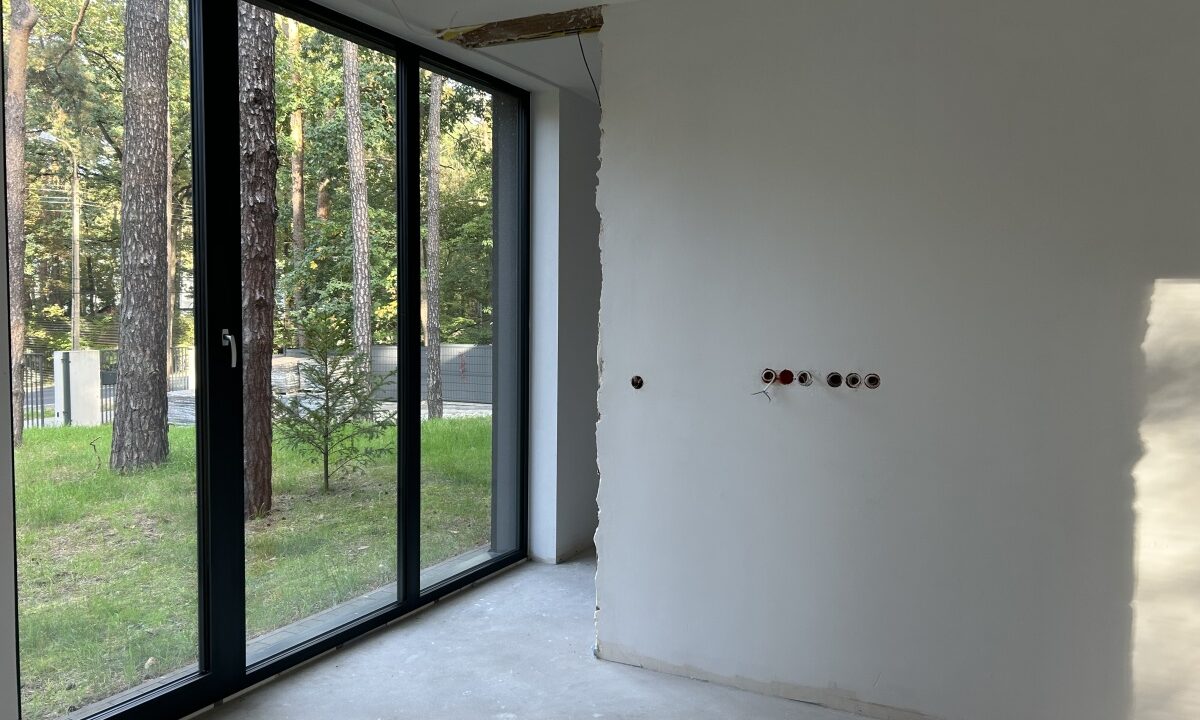 255682_3