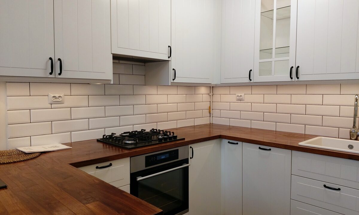 256131_3